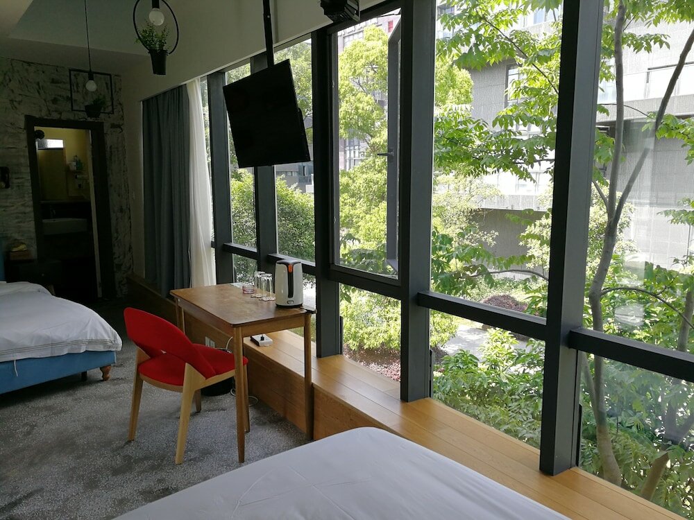 Фото J Trip Youth Hostel