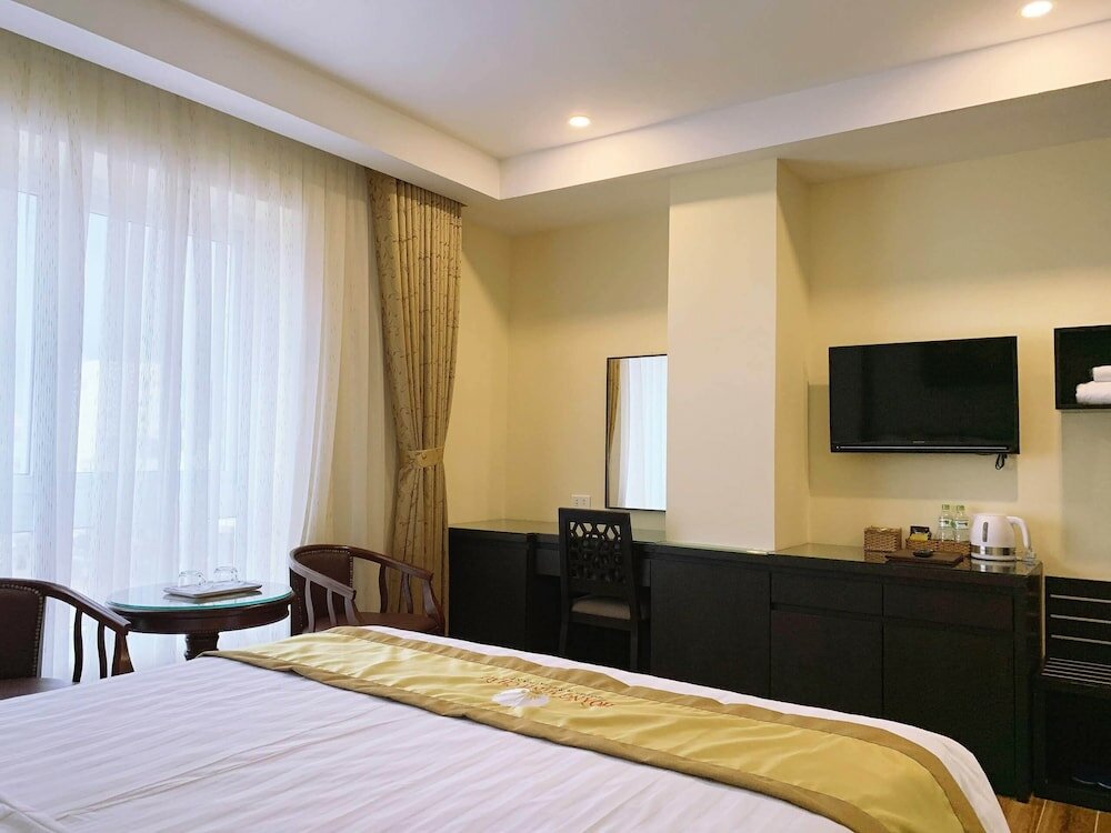 Фото Hoang Minh Chau Ba Trieu Hotel