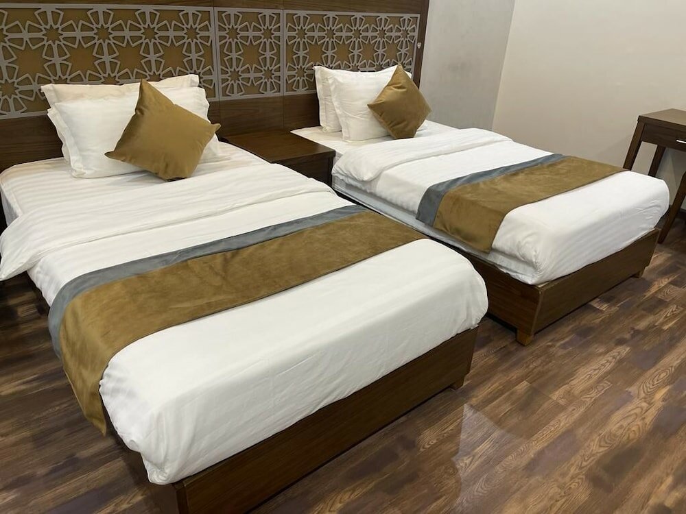 Фото New Holiday Serviced Apartments