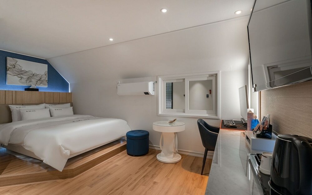 Фото Jongno Dana Hotel