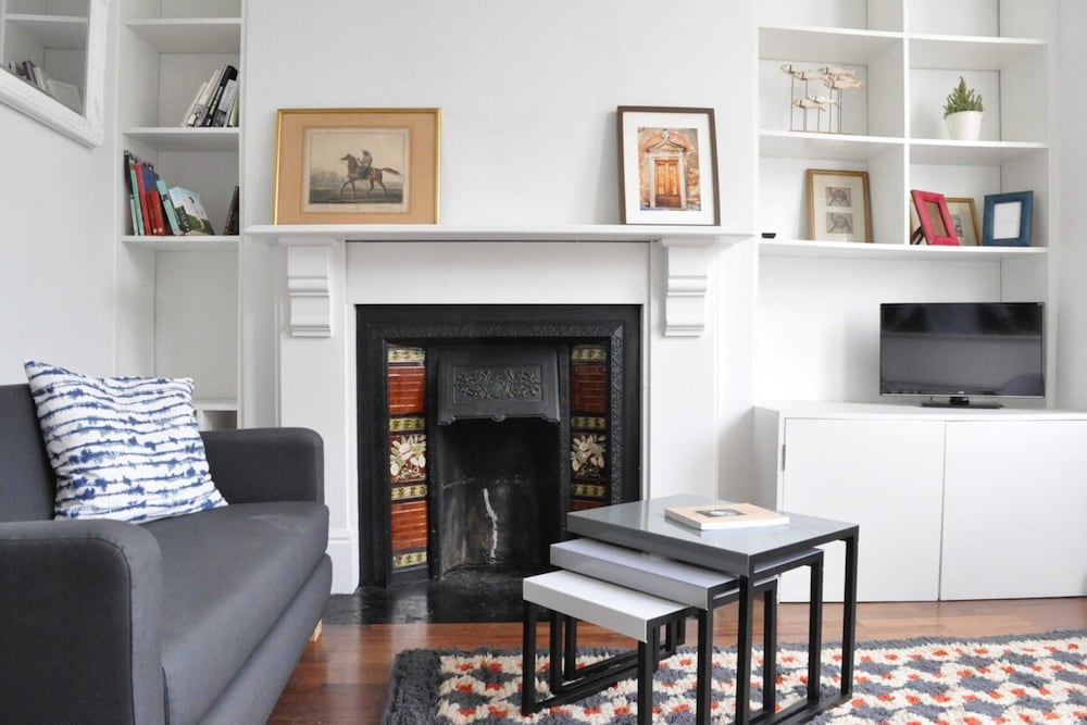 Фото Bright 1 Bedroom Flat Perfect for City Getaway