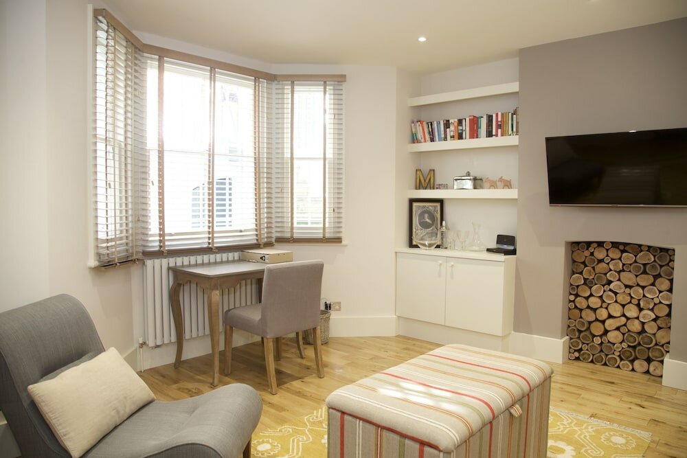 Фото 1 Bedroom Apartment near Kings Road