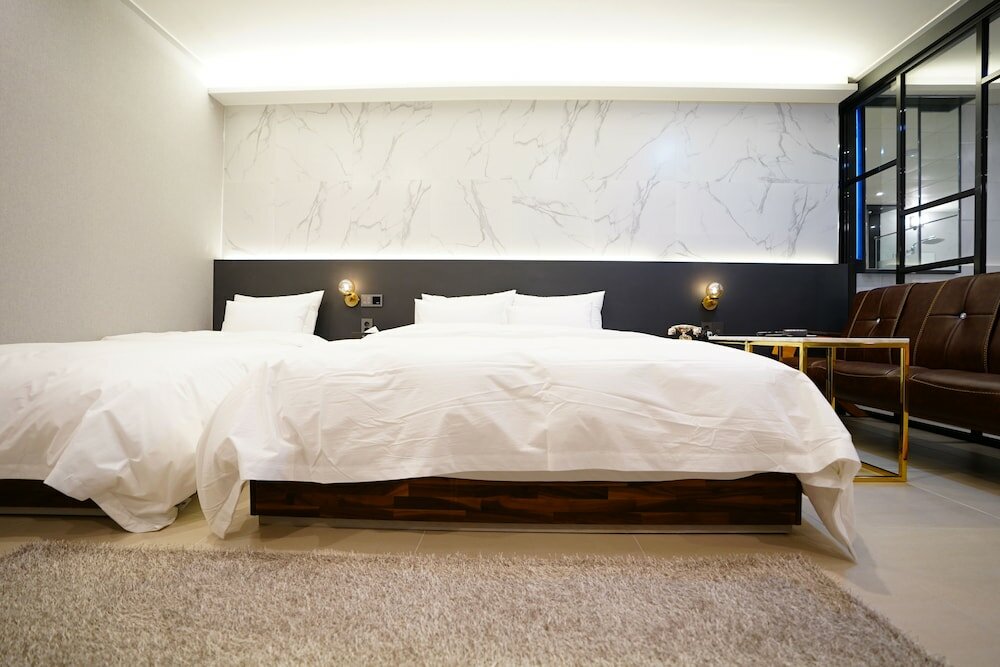 Фото Saturn Hotel