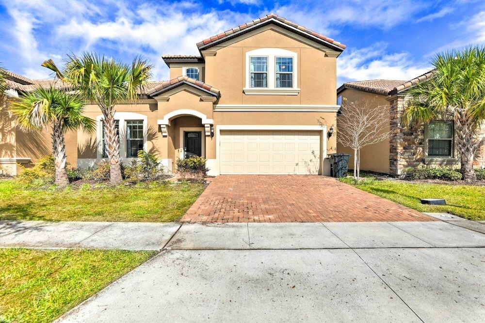 Фото Upscale Kissimmee Retreat