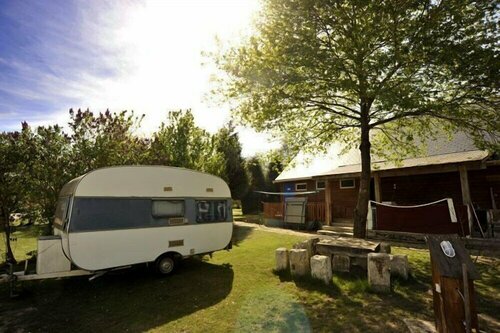 Гостиница Camping de la Pointe - Caravane в Суассоне