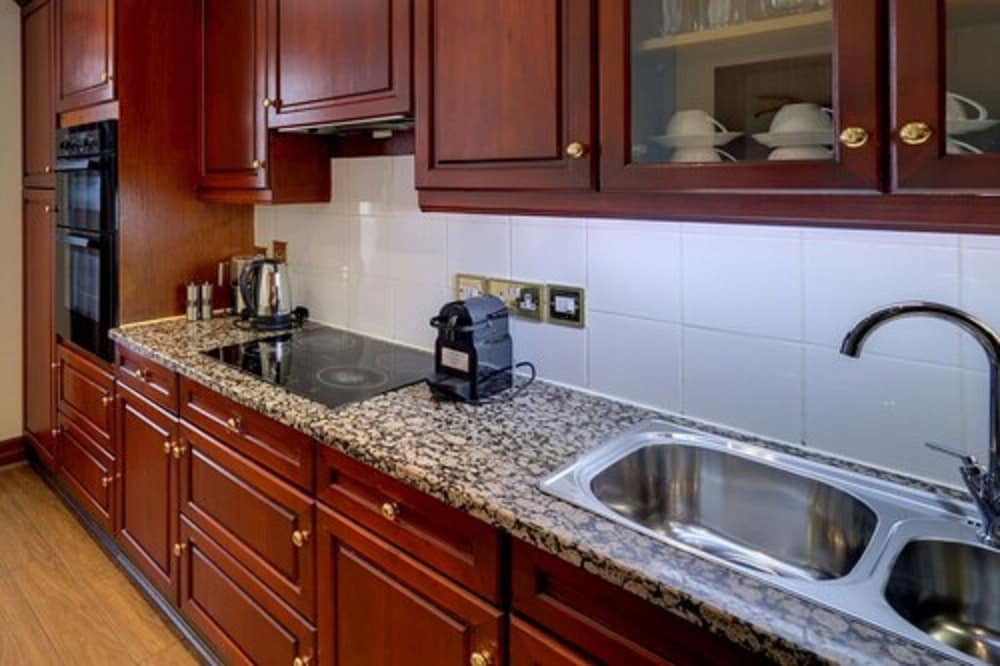 Фото Carlton Court - Mayfair