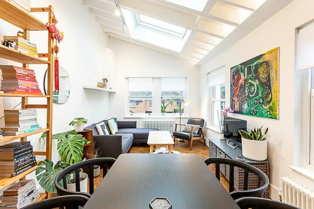 Фото Stylish and Spacious 1bd in Clapton