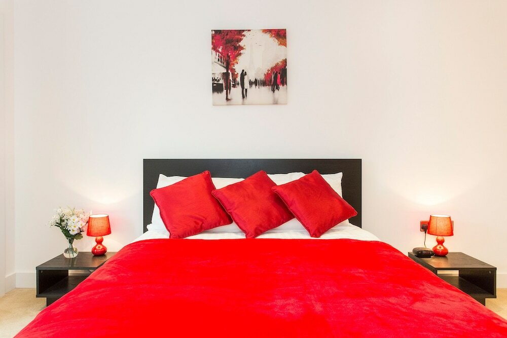 Фото Altido Lovely 1-bed Flat Near 02 Arena