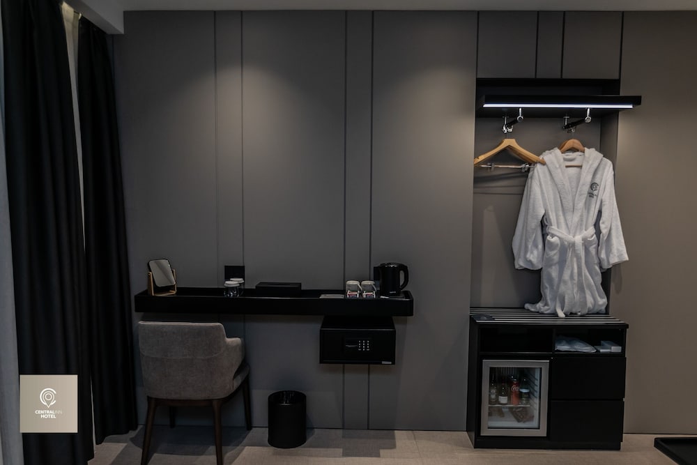 Фото CentralInn Hotel Tirana