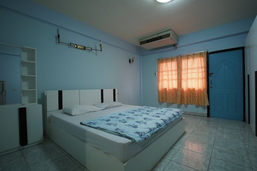 Фото Oyo 1004 Naklua Mansion