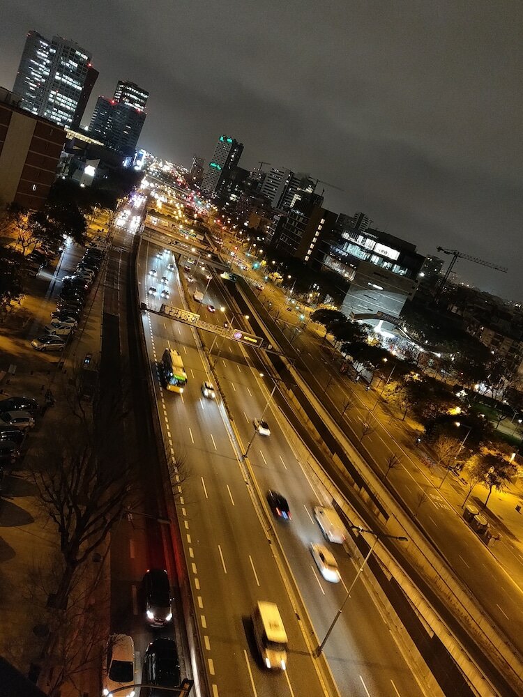 Фото Amplio apartamento cerca Fira y Centro