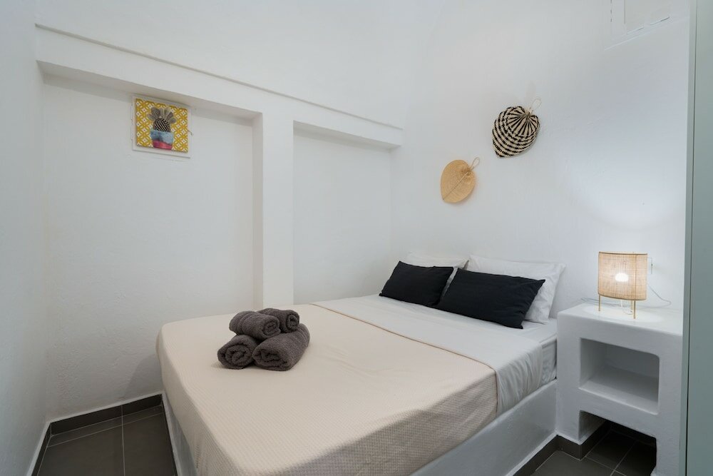 Фото Villa Tholos with Private Jacuzzi