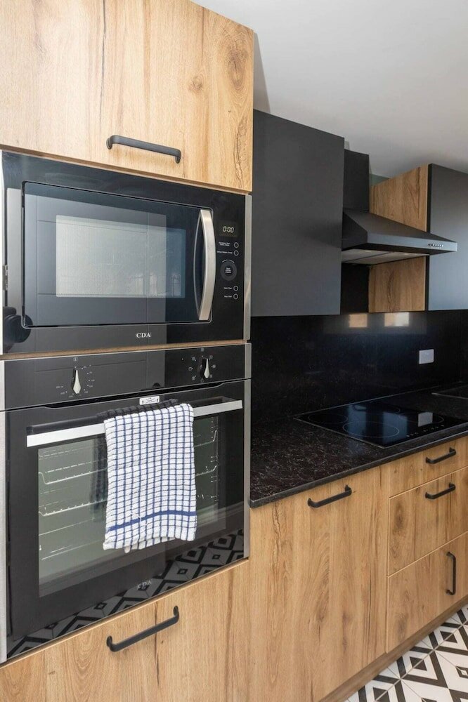 Фото Spacious & Pristine 2bd Flat - Balham