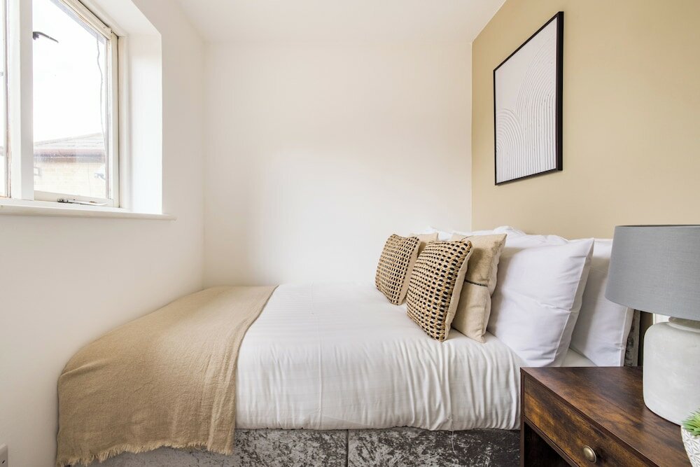 Фото The New Cross Collection