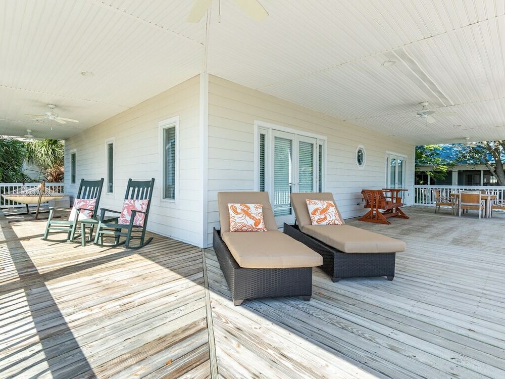 Фото 5 Oclock Somewhere