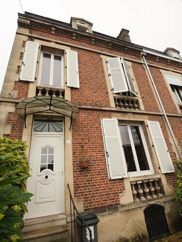 Гостиница Elegant Bourgeoise Style House в Лане