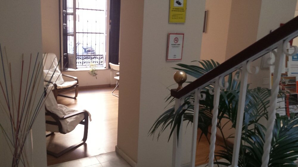 Фото Hotel y Apartamentos Doña Lola