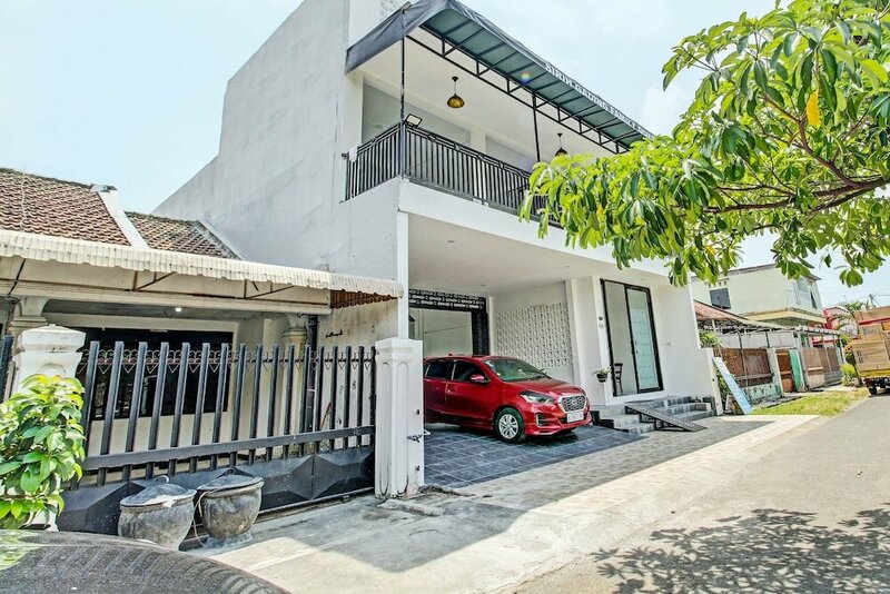 Гостиница Oyo 92433 Sirih Gading Family Guest