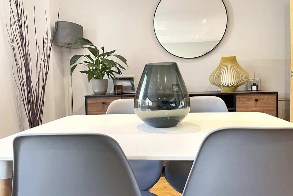 Фото Pristine 1bedroom Flat W/private Patio - Stockwell!