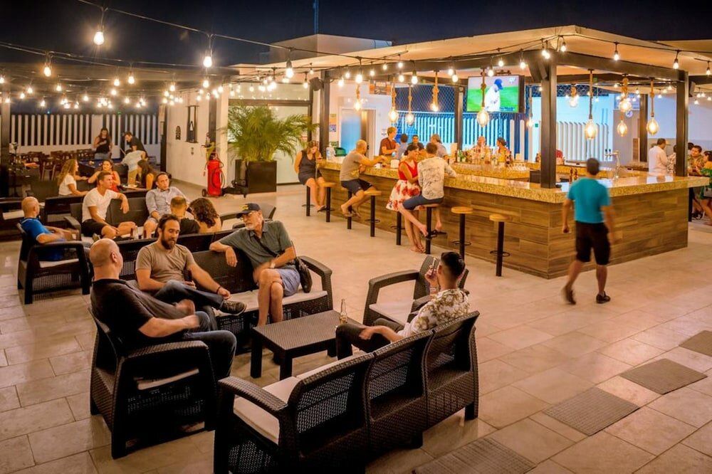 Фото Nomads Party Hostel