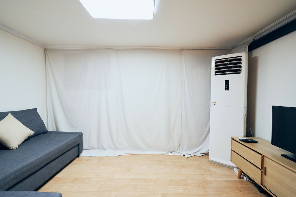 Фото Myeongdong Station 2Min House