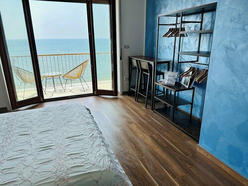 Гостиница BluMare ArtHouse в Салерно