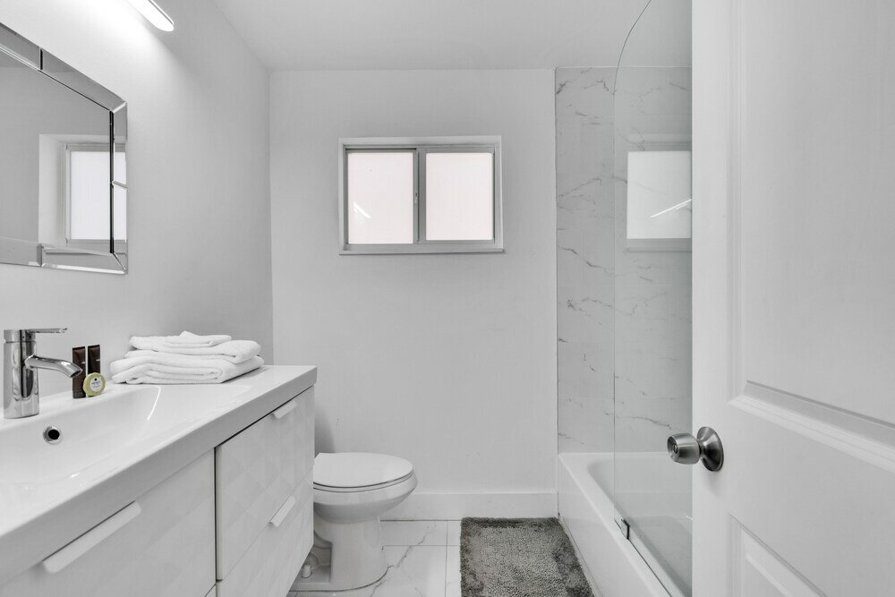 Фото Hollywood Hills House w Backyard-BBQ