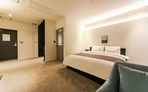 Гостиница The Point Hotel - Myeongji в Пусане