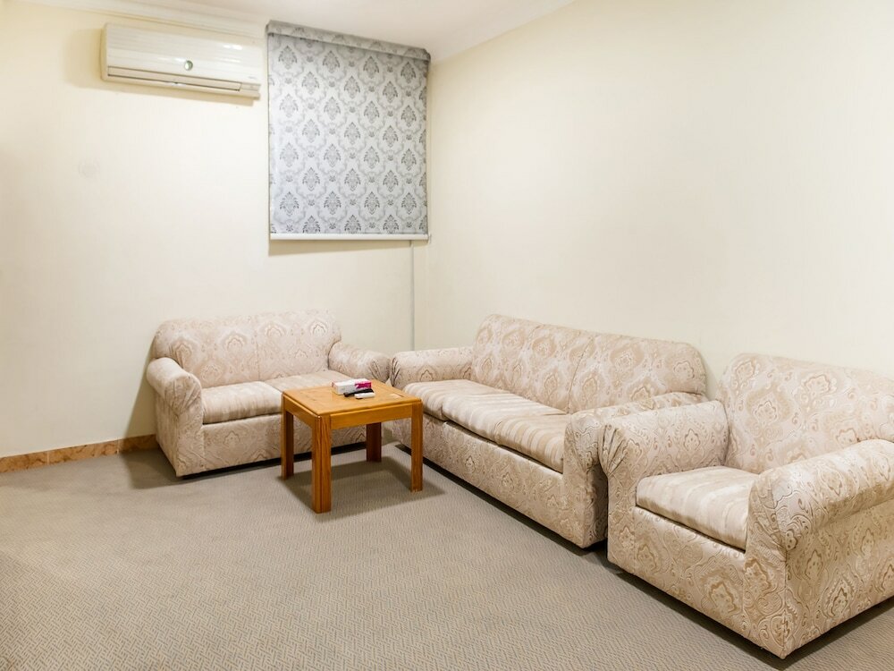 Фото Oyo 525 Rose Plaza1