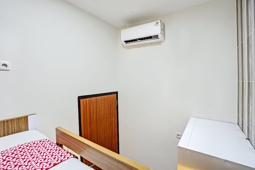 Фото OYO 92435 Sunlo Cozy Home Family Homestay Syariah