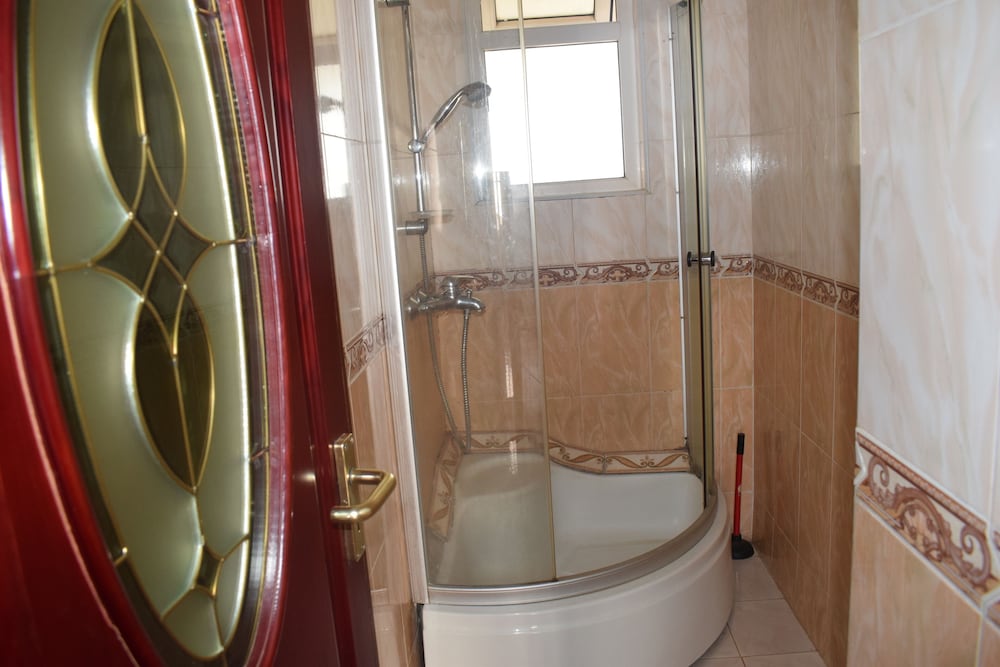 Фото Bustani Apartment