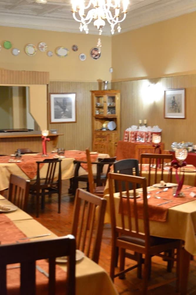 Фото Kestell Hotel