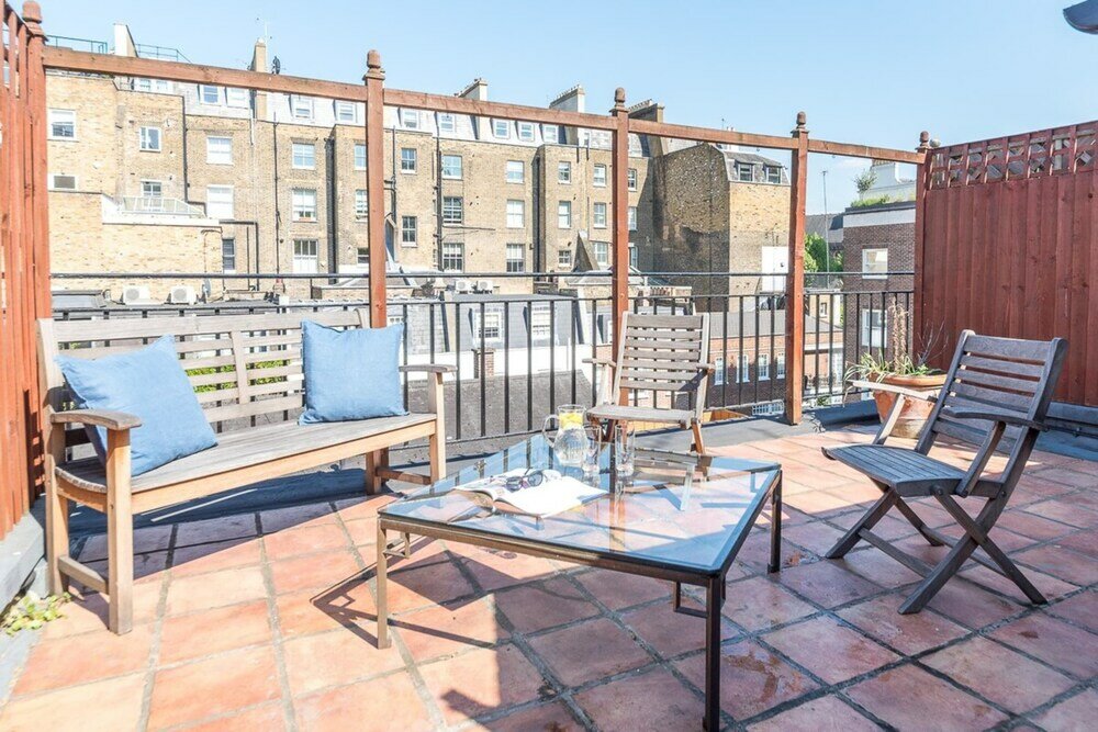 Фото Elegant 3 Bedroom Home Located in South Kensington