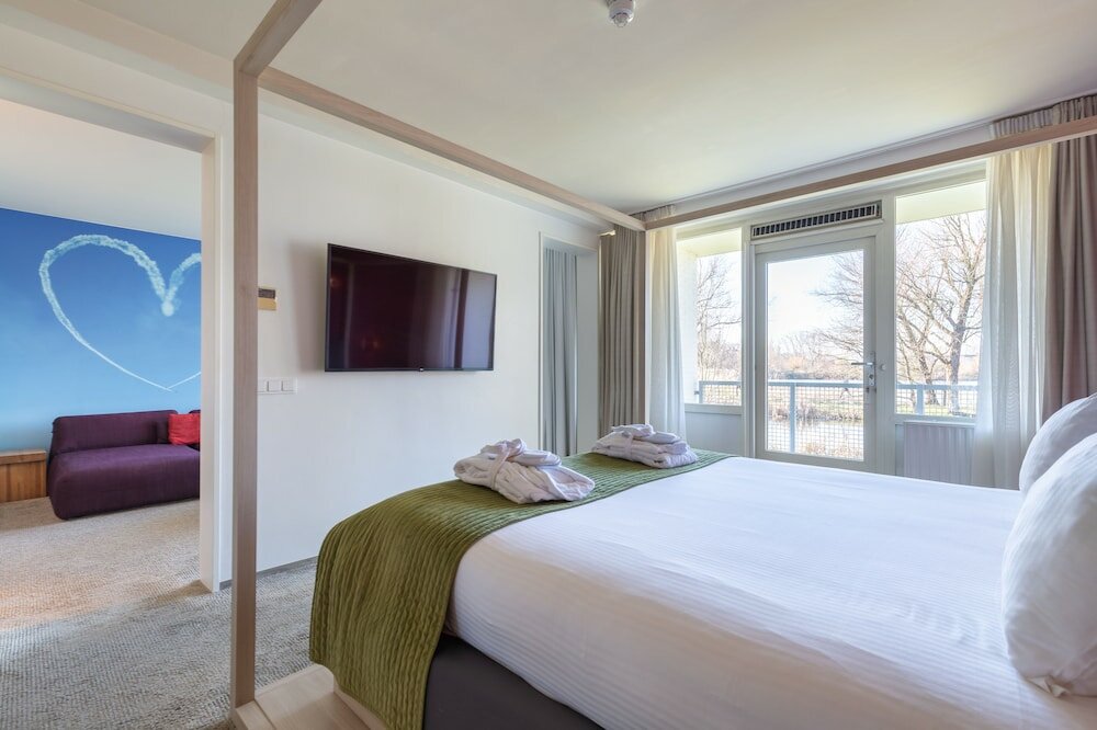 Фото Rotterdam Airport Hotel, Bw Signature Collection