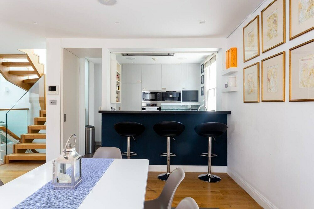 Фото Fantastic 5 Bed House in Kensington Near Museums