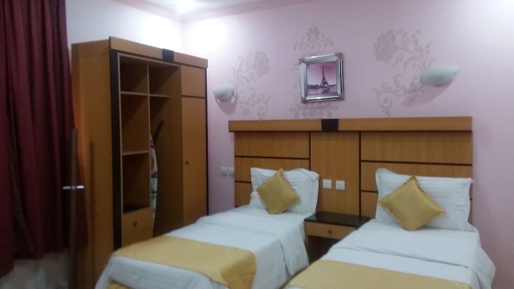 Фото Qanadil Al Raha Hotel Apartments