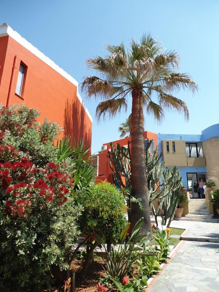 Фото Marina Sands Art Hotel