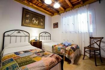 Гостиница Villa Can Cardona в Санта-Эулалия-дель-Рио