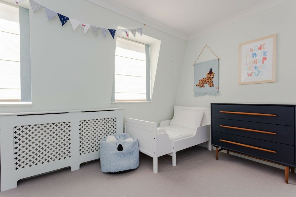 Фото Newly Refurbished 4 Bedroom House in East London