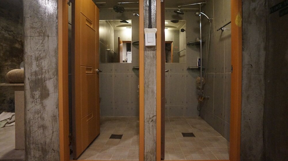 Фото Guesthouse H