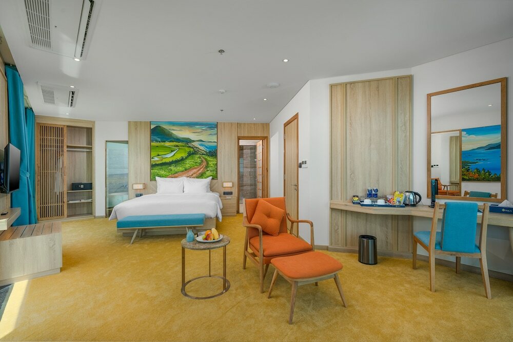 Фото Sala Grand TuyHoa Hotel