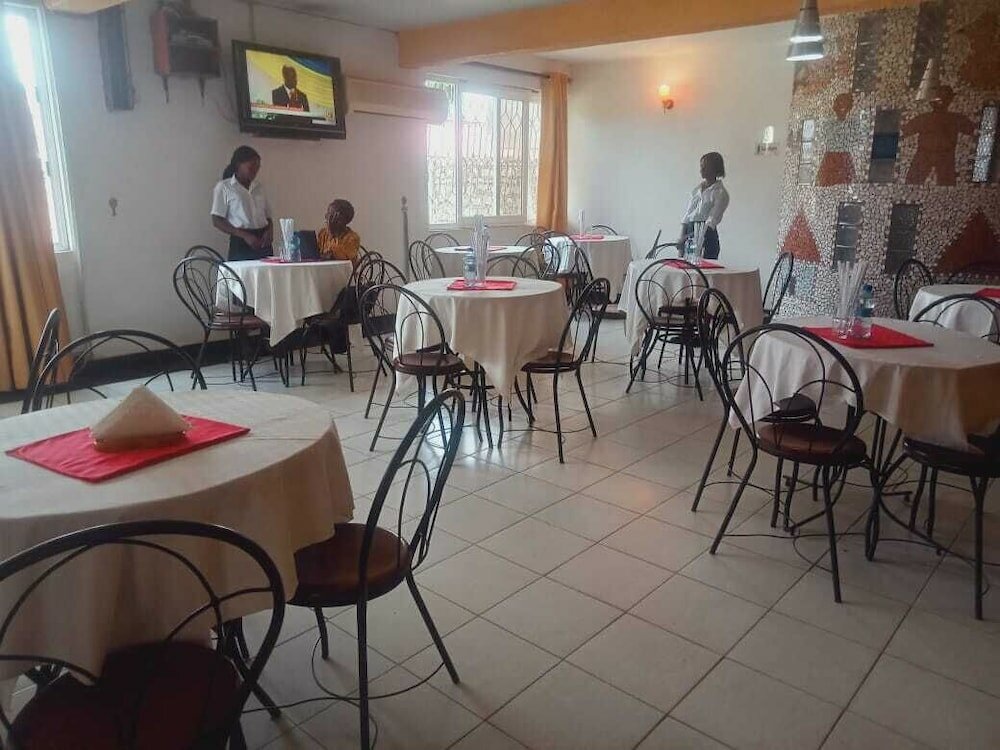 Фото Queenstar Hotel