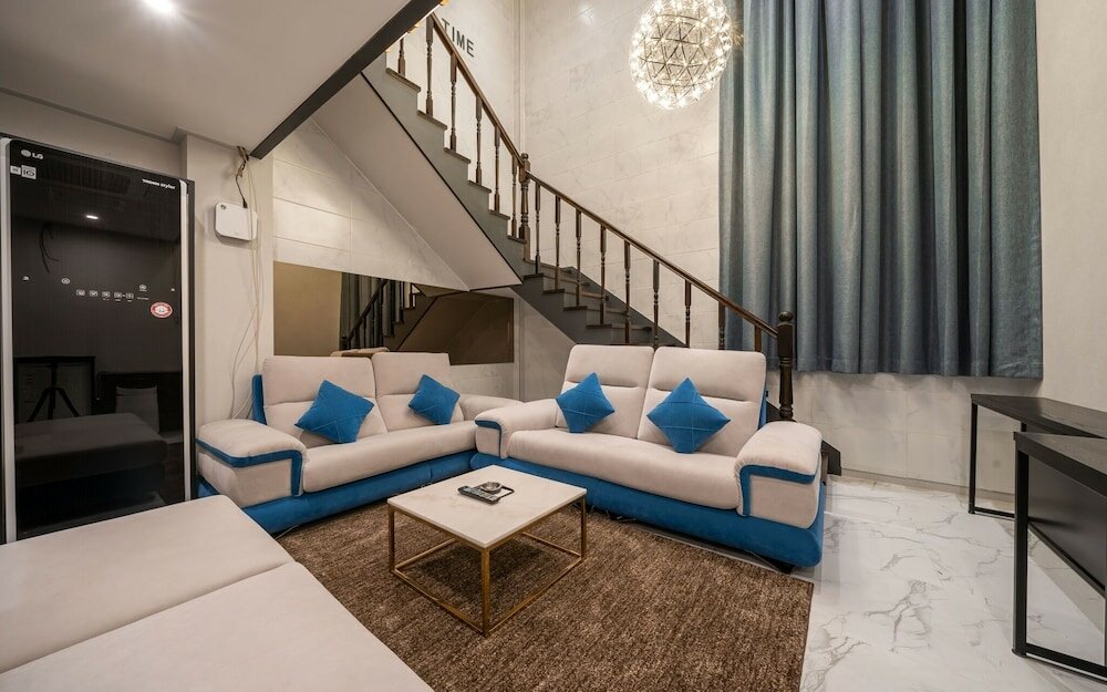 Фото Saturn Hotel