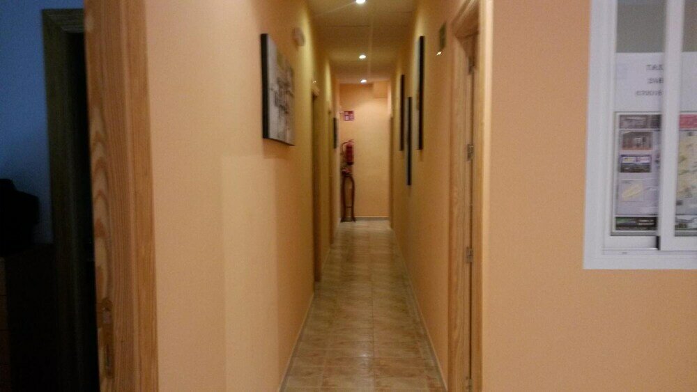 Фото Hostal Virgen del Pilar