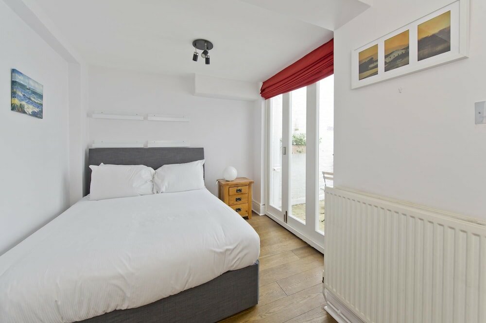 Фото Charming 2-bed Apartment, Pimlico