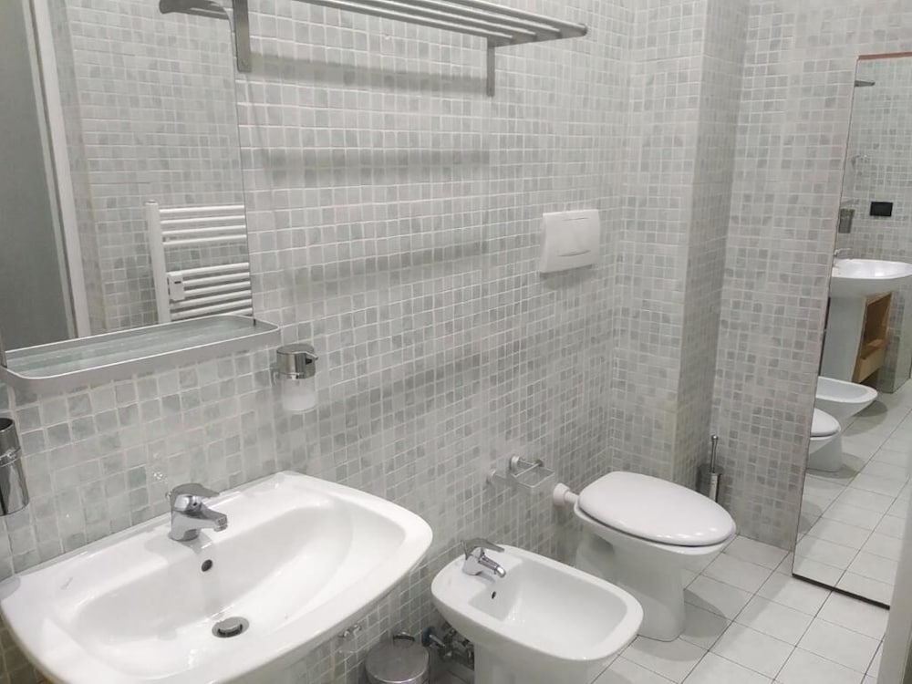 Фото 13 Tourist House Bologna Pratello