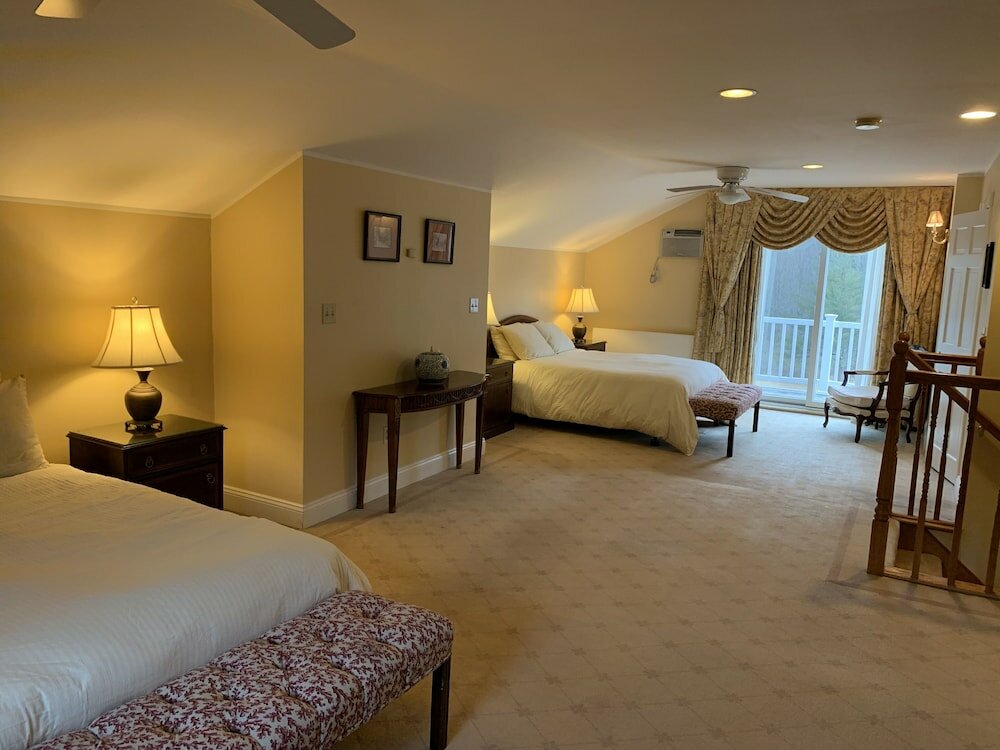 Фото Copperhood Retreat & SPA