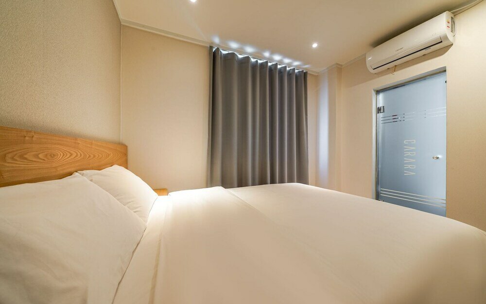 Фото Geojedo Jangseungpo Hotel Carara