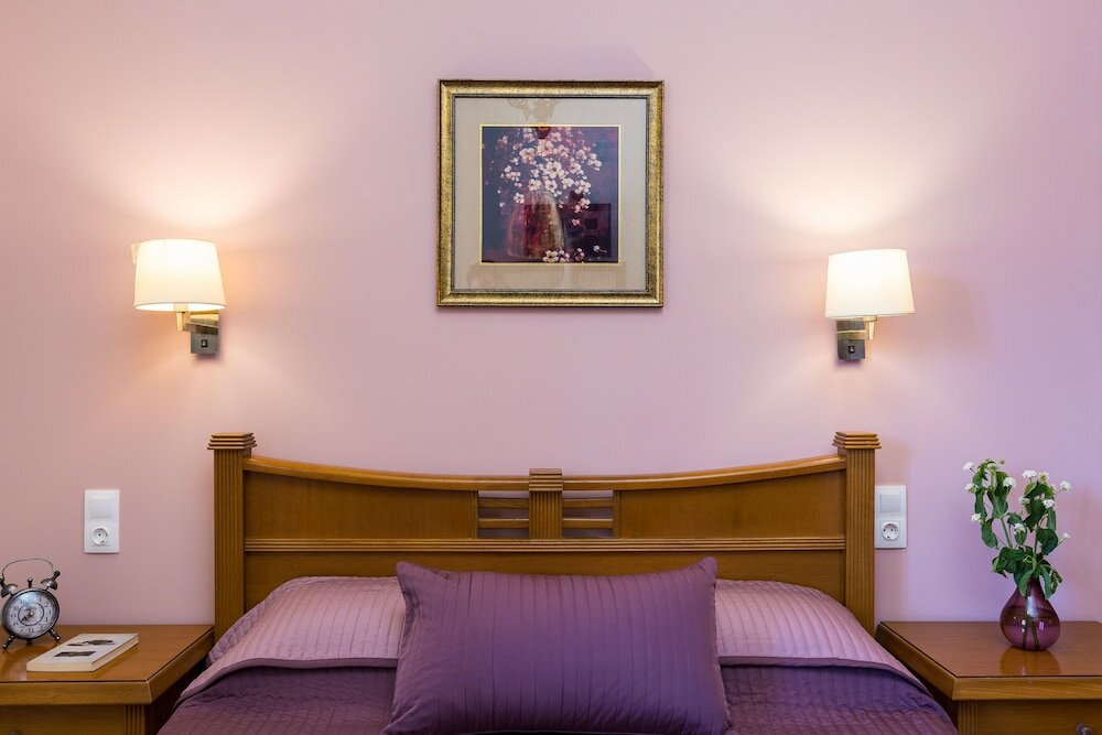 Фото Gorgeous Villa With Pool & Gardens