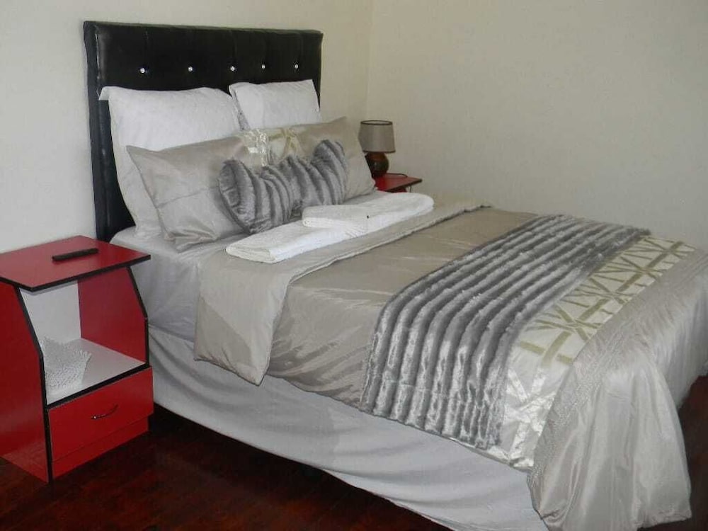 Фото M2t Guest House